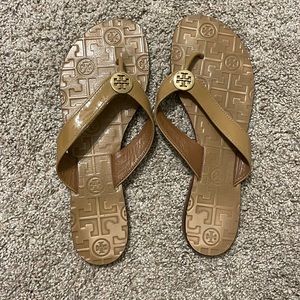 Tory Burch flip flops. Worn but good condition. Size 8